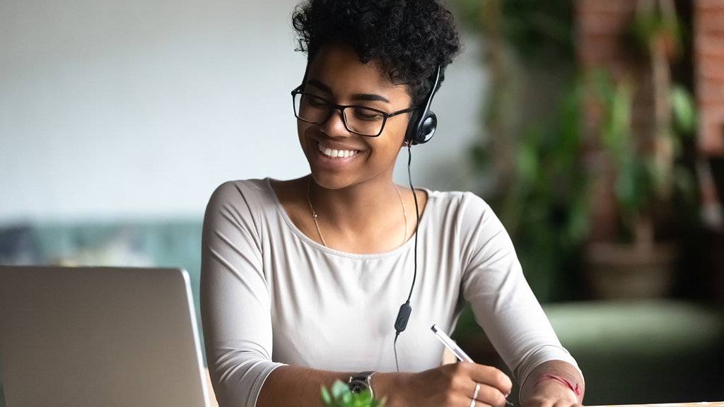 Stay-at-Home Moms: Work From Home Jobs That Pay Well