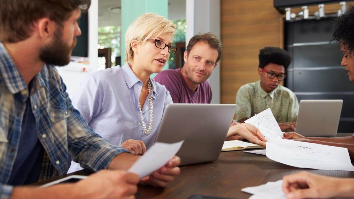 Business Development Associates Female - IT Sales