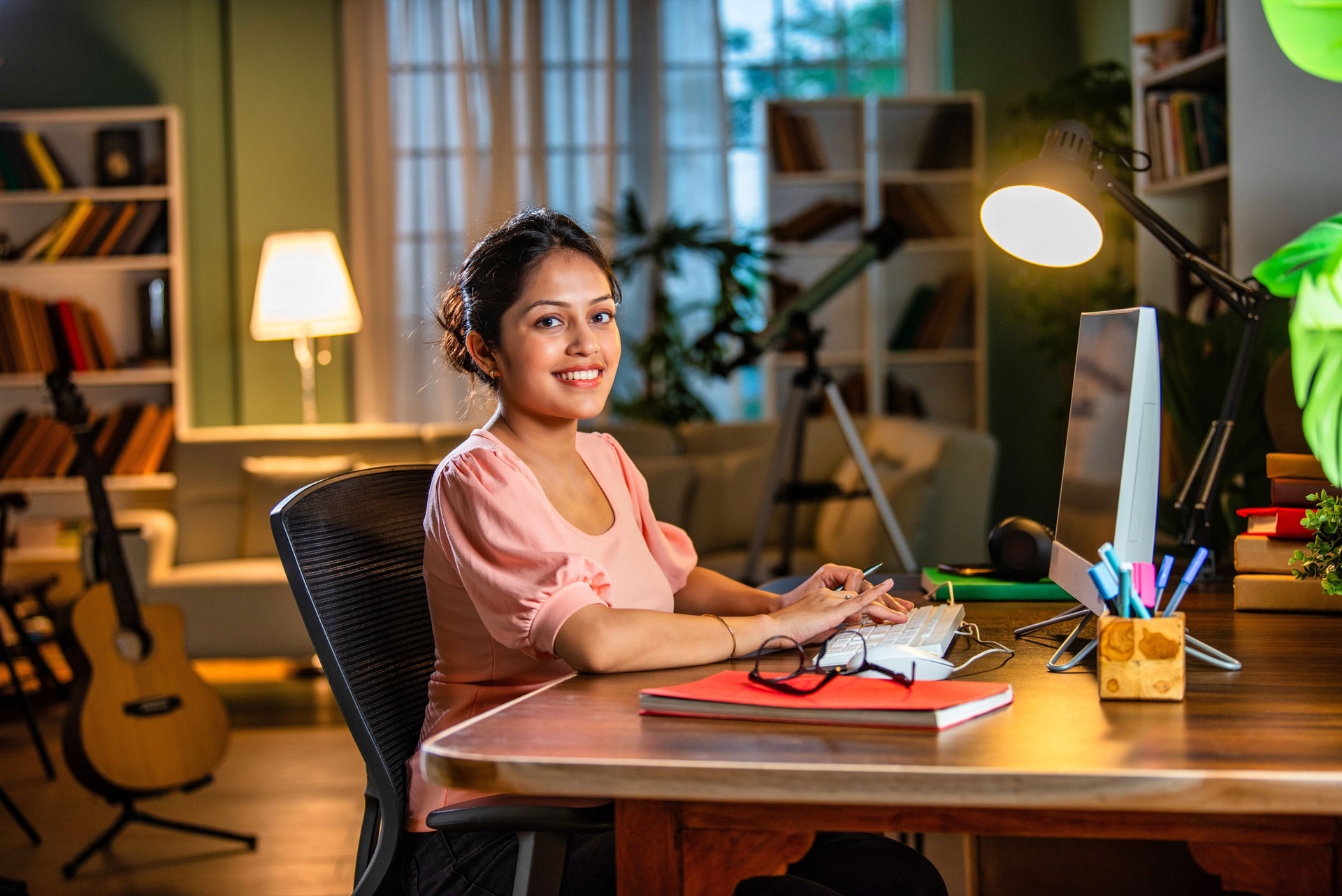 Telesales Executive ( Female, 1 Yrs Exp, Delhi)